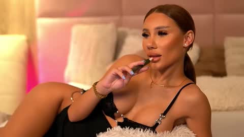 Ava online show from November 22, 1:41 am