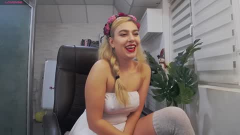    online show from December 12, 8:03 am