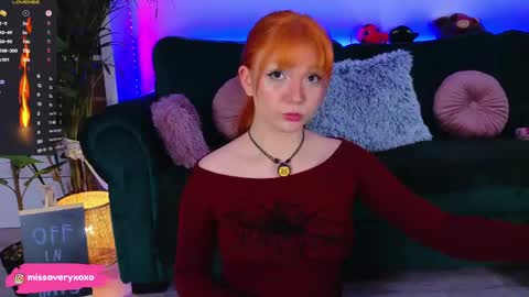 AveryWillow online show from May 2, 11:52 pm