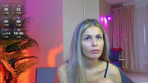 AVRILL CYRUX online show from October 27, 7:37 am