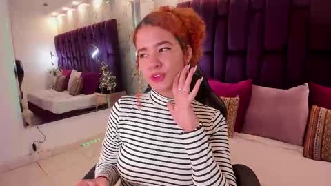 Avril  online show from November 28, 11:57 am