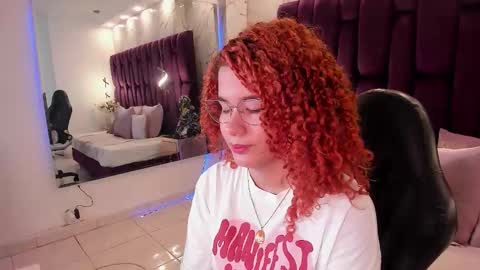 Avril  online show from December 2, 11:23 am