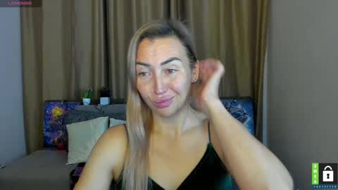 Jully online show from November 25, 7:04 pm