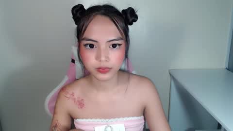 ayalvrs18 online show from October 25, 8:59 pm