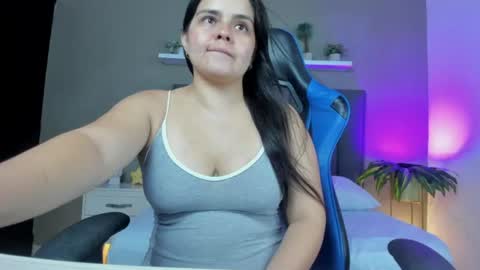 Alyda Jaramillo online show from July 2, 7:20 pm