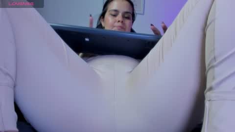 Alyda Jaramillo online show from June 25, 7:15 pm