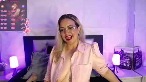 Azahara online show from May 6, 2:21 pm