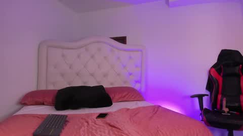 Snapshot of azumi_and_jean chatting on September 16, 4:20 am azumi and jean online show from September 16, 4:20 am