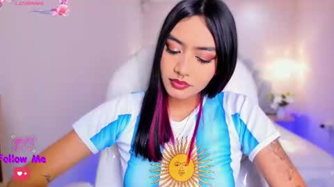 Azura online show from July 3, 7:20 pm