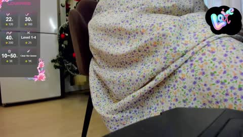 Snapshot of b_bonya_m chatting on December 12, 6:14 am Bonya online show from December 12, 6:14 am