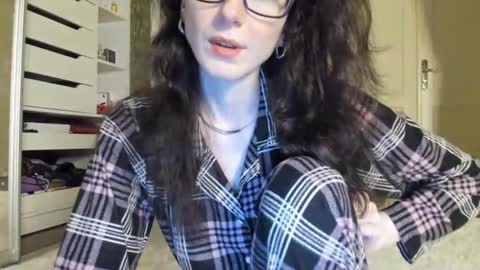 Snapshot of babby_jewel chatting on February 4, 11:05 am babby_jewel online show from February 4, 11:05 am