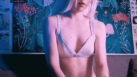 Snapshot of babe_moister chatting on September 16, 7:49 am babe_moister online show from September 16, 7:49 am