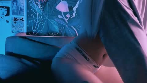 Snapshot of babe_moister chatting on September 9, 9:31 am babe_moister online show from September 9, 9:31 am