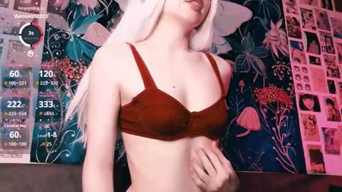 Snapshot of babe_moister chatting on October 2, 5:01 am babe_moister online show from October 2, 5:01 am