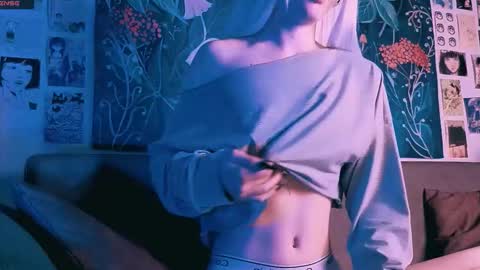 Snapshot of babe_moister chatting on September 13, 7:38 am babe_moister online show from September 13, 7:38 am