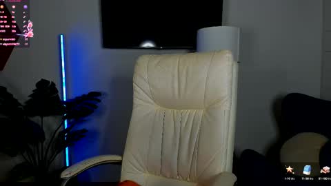 Baby   Lola online show from October 2, 12:54 pm