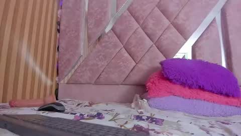 baby__peach___ online show from July 22, 11:22 am