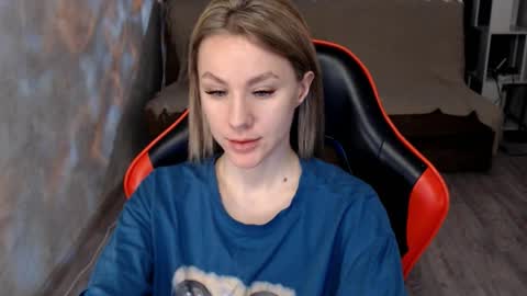 baby_kitte online show from February 13, 4:03 am