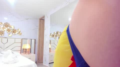 Snapshot of babyangel18_ chatting on October 17, 3:54 am ANGEL online show from October 17, 3:54 am