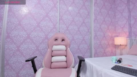Snapshot of babyangel18_ chatting on September 15, 10:56 am ANGEL online show from September 15, 10:56 am