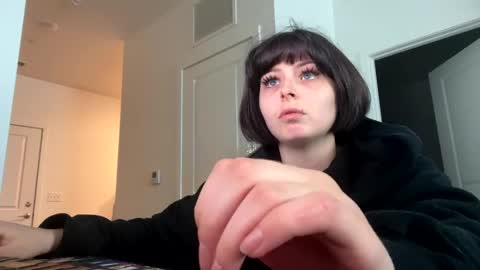 Snapshot of babyblue0194 chatting on January 5, 7:39 pm babybray online show from January 5, 7:39 pm