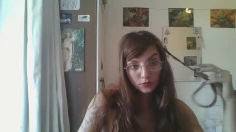 Snapshot of babydemon6 chatting on January 13, 7:10 pm babydemon6 online show from January 13, 7:10 pm