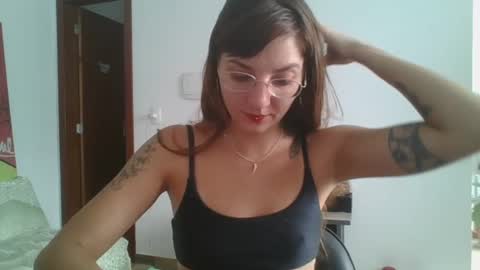 Snapshot of babydemon6 chatting on January 21, 11:56 am babydemon6 online show from January 21, 11:56 am