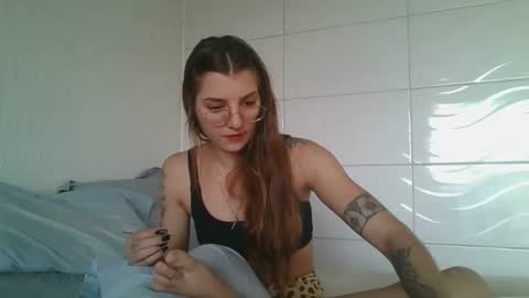 Snapshot of babydemon6 chatting on September 12, 7:32 pm babydemon6 online show from September 12, 7:32 pm