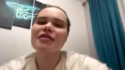 babymeow17 online show from October 5, 1:21 am