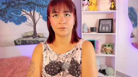 daya independent model online show from May 6, 10:36 pm