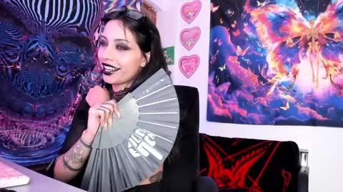 Snapshot of bad_cherry chatting on January 14, 12:33 am Bratty Lanita - independent online show from January 14, 12:33 am