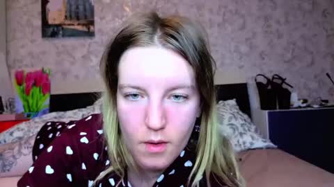 holly online show from April 27, 3:53 pm