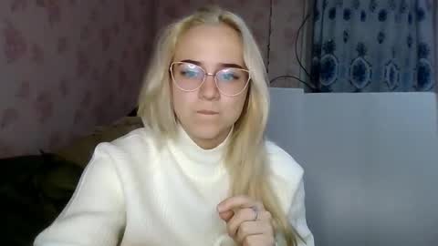 barbie___girl online show from December 4, 2:41 pm