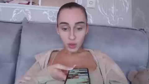 Snapshot of barbie_giirls_ chatting on October 17, 10:18 am Kate online show from October 17, 10:18 am