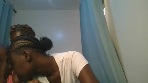 queen online show from February 5, 8:50 am