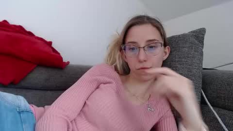Lena online show from May 8, 3:59 pm