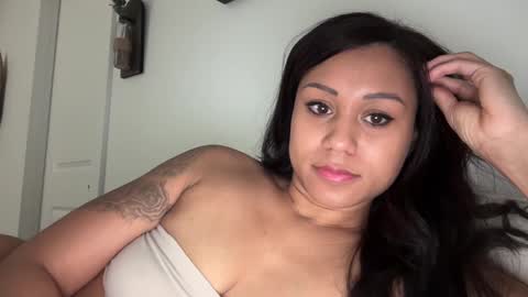 chicka online show from February 8, 7:27 pm