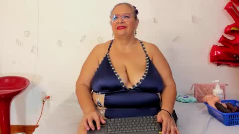 Salome online show from June 26, 8:10 pm