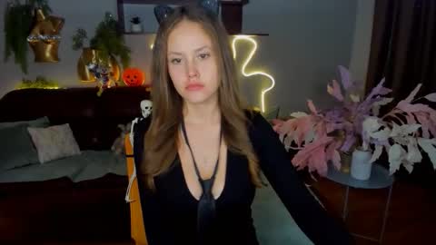 BeatriceWild online show from October 31, 12:42 pm