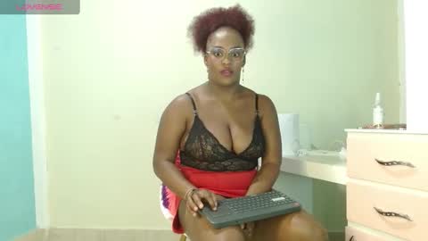 Snapshot of beatziedreams chatting on February 23, 3:07 am Beatzie online show from February 23, 3:07 am