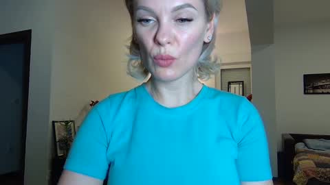 Snapshot of beautifulkollettee chatting on January 17, 9:28 pm Beautifulkollette online show from January 17, 9:28 pm