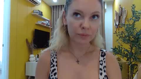 Snapshot of beautifulkollettee chatting on September 17, 6:00 am Beautifulkollette online show from September 17, 6:00 am