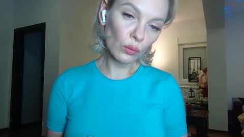Snapshot of beautifulkollettee chatting on January 16, 9:19 pm Beautifulkollette online show from January 16, 9:19 pm