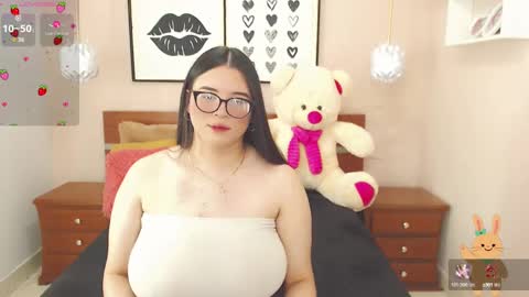 Snapshot of beautty_pink chatting on February 18, 2:27 pm beautty_pink online show from February 18, 2:27 pm