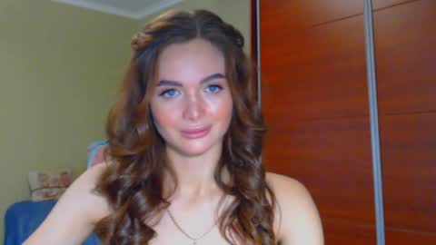 Snapshot of beauty_fruity chatting on March 1, 11:50 am Maria online show from March 1, 11:50 am