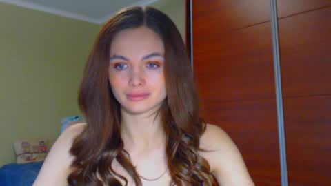 Snapshot of beauty_fruity chatting on March 2, 9:32 am Maria online show from March 2, 9:32 am