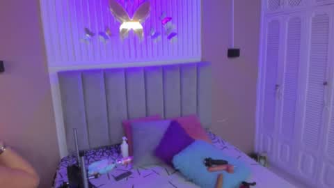 Chantall online show from January 16, 3:13 am