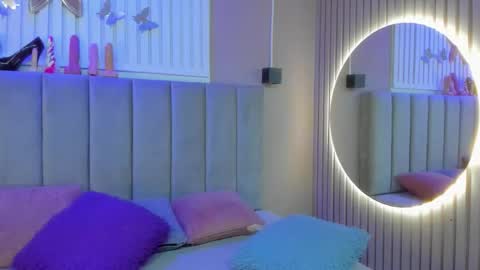 Chantall online show from February 11, 3:52 am