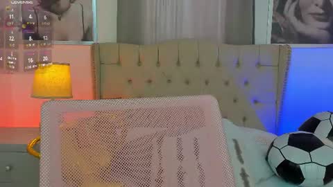 Ariana Reyes online show from June 17, 1:01 pm