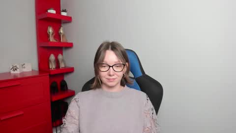 Zoe online show from December 5, 8:25 am